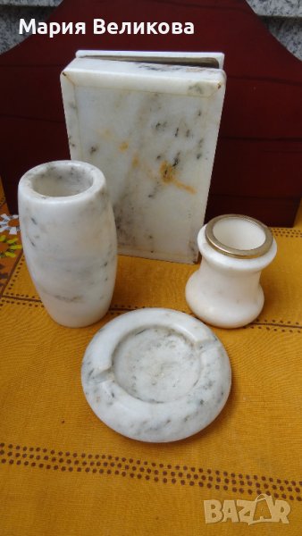 Две вази и пепелник от мрамор, снимка 1