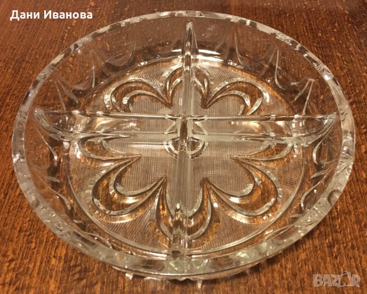 Кръгла кристална ордьовърна чиния с 4 отделения, снимка 1
