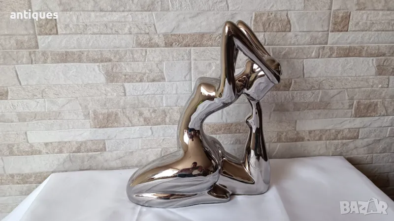 Голяма порцеланова фигура - Жена - 26см, снимка 1