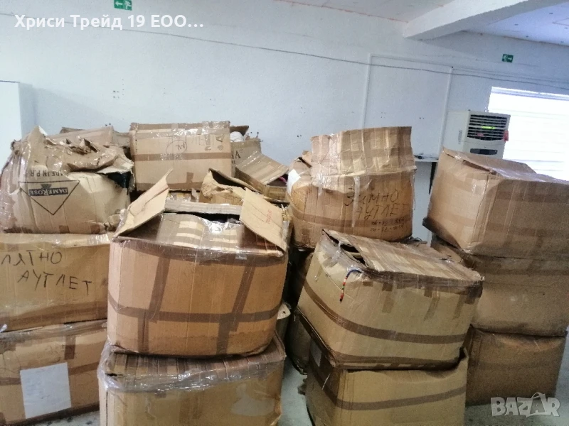 Разпродажба/ликвидация на нови дрехи на едро от затворил магазин , снимка 1