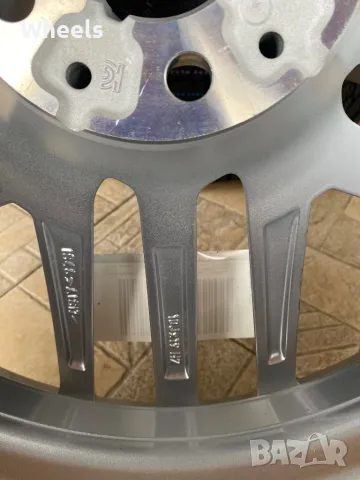 19" BMW Style 933 5 Series G60 i5 G60 OEM NEW, снимка 12 - Гуми и джанти - 48040358