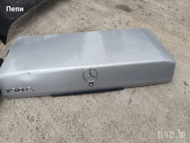 Заден капак за Мерцедес 190