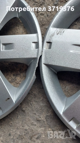 Оригинални тасове за Дачия 15 цола , снимка 2 - Аксесоари и консумативи - 51984364