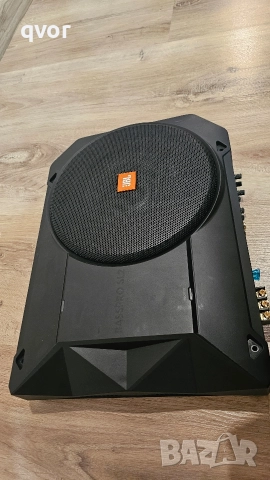 Буфер за под седалката JBL