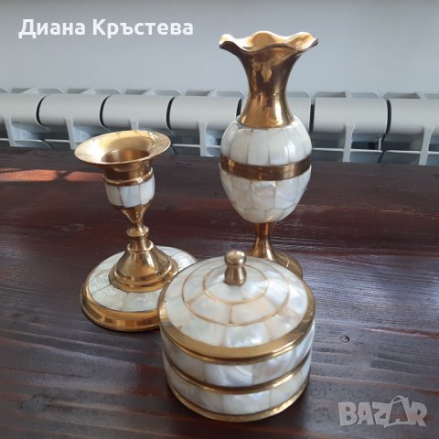 Месинг и седеф - декоративен комплект ваза, свещник, кутийка