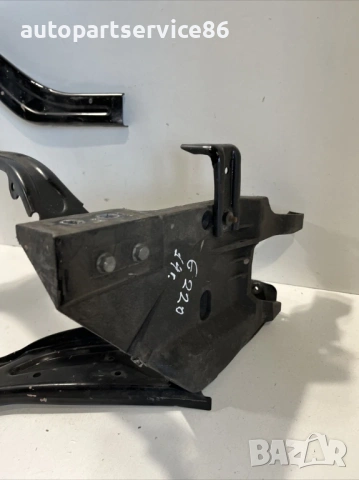 Конзола / държач за предна дясна фар за Mercedes W212 (2012) PP212620028, снимка 3 - Части - 53897531