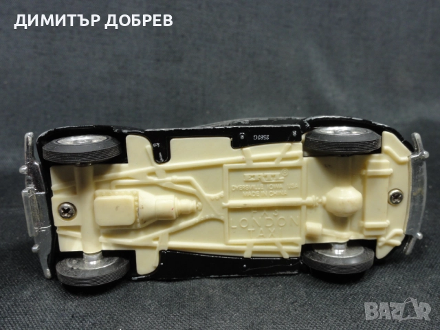 СТАРА РЕТРО МЕТАЛНА КОЛИЧКА AUSTIN FX 3 LONDON TAXI ERTL, снимка 6 - Колекции - 52223662