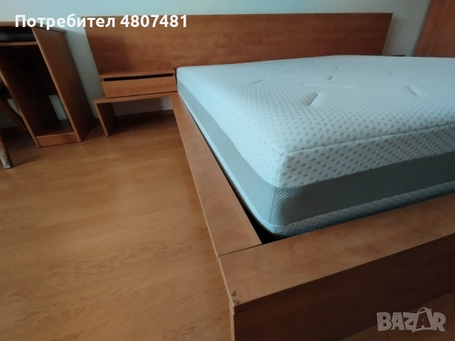 Продавам спалня + матрак 180х200, снимка 2 - Спални и легла - 54309650