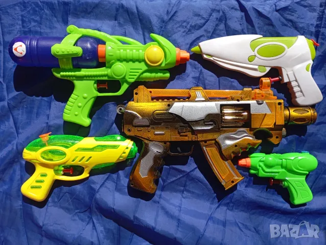 Комплект водни пистолети, пистолет с батерии