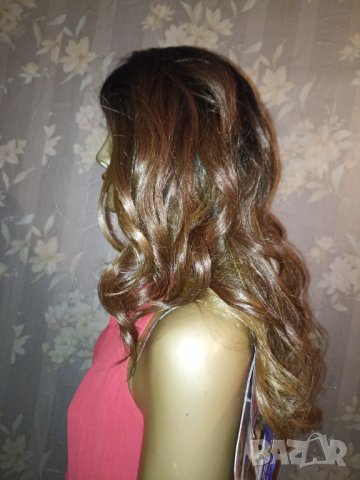 Valentino-Нова  с етикет дълга чуплива перука тъмнокестеняво към русо, снимка 3 - Аксесоари за коса - 38925820