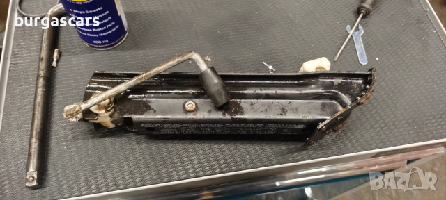 Крик A 211 583 02 15 Mercedes E220 W211 - 30лв