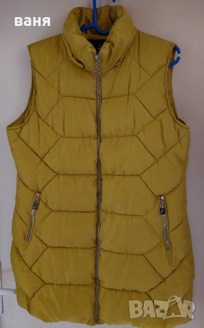 Дамски елек в цвят горчица.