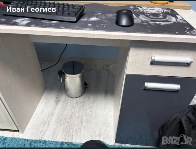 Бюря Спешни се продава, снимка 2 - Работни маси и бюра - 53878719