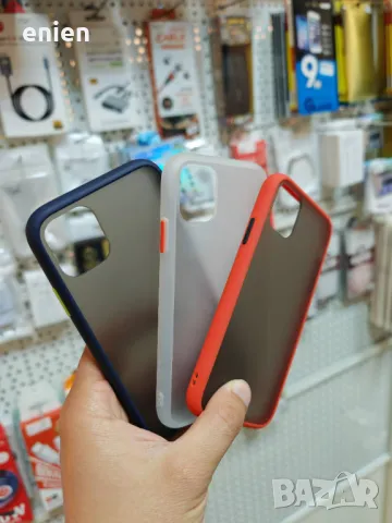 Удароустойчив кейс с цветен бутон за iPhone 11 11 Pro