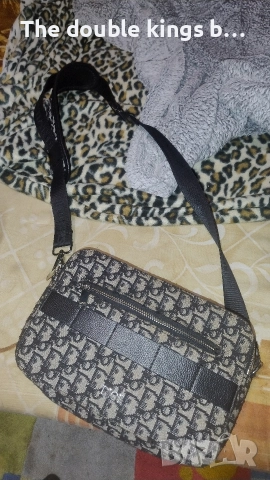 Чанта christian dior почти без забележка вижте описанието!