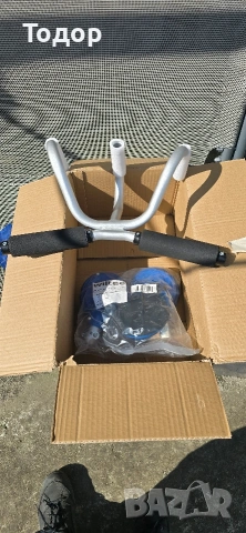 Приспособерние за качване на каяк върху автомобил