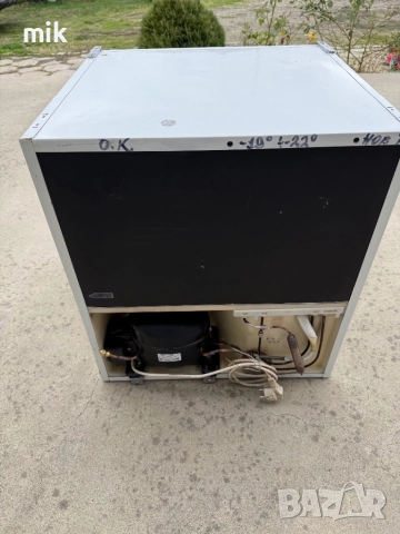 Малък мини фризер AEG 60см, снимка 7 - Фризери - 52663126