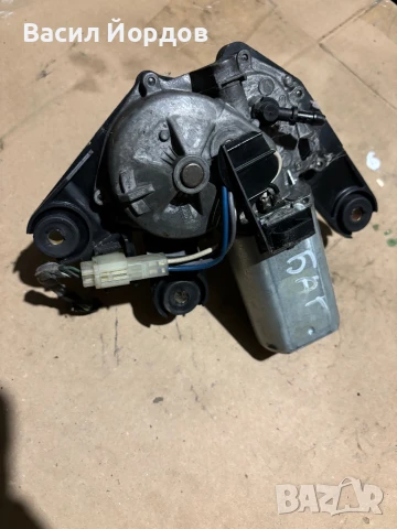 Моторче Задна Чистачка за Хонда Сивик 7 / Honda Civic VII / Задна Чистачка, снимка 3 - Части - 51382028