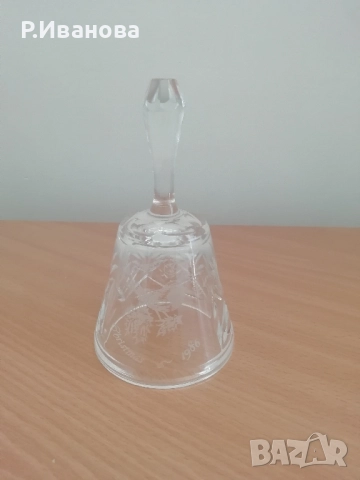 Красива кристална коледна камбанка 