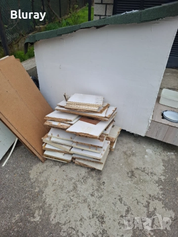 Подарявам стари мебели кухненски начупени за огрев или друго