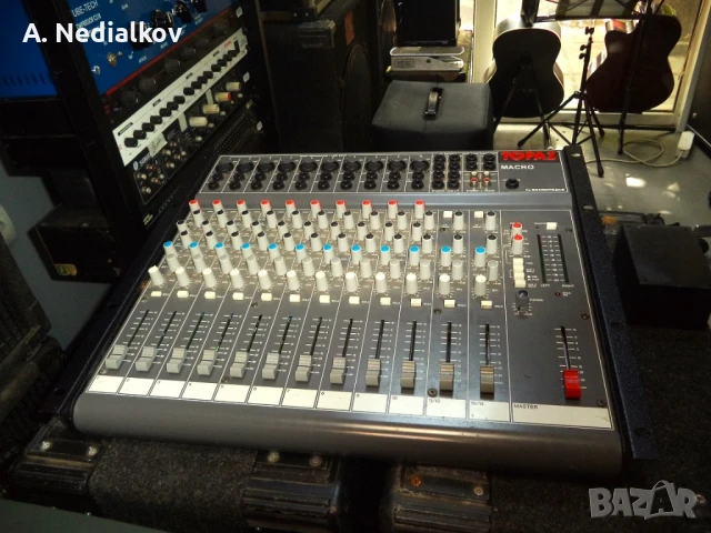 Soundtracs Topaz 14/2 mixer