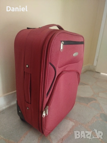 Малък куфар H.Q.C, снимка 2 - Куфари - 54322362