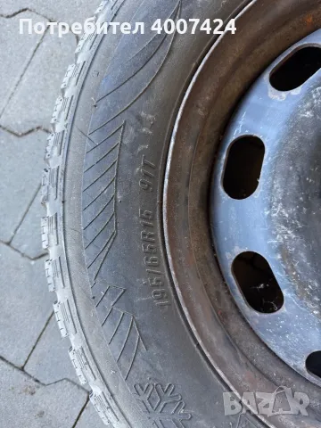 Зимни гуми с джанти 195/65/R15, снимка 2 - Гуми и джанти - 49073535