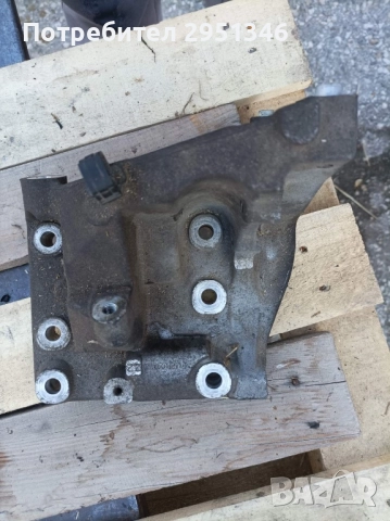 Лапа двигател Porsche Panamera 948102225