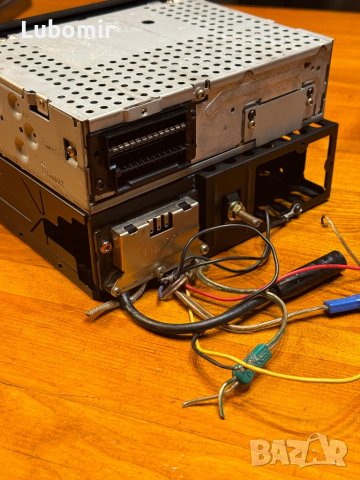 Автокасетофон-флипKENWOOD, снимка 10 - Радиокасетофони, транзистори - 44450078