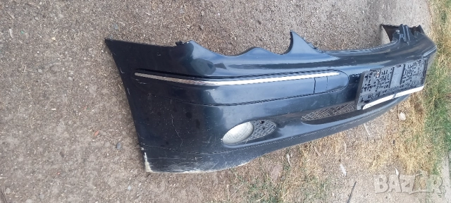Предна броня Mercedes W203 C-Class, снимка 2 - Части - 51550847