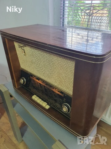 Лампово радио Olympia , снимка 3 - Антикварни и старинни предмети - 50740241