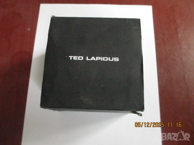 Часовник Ted Lapidus