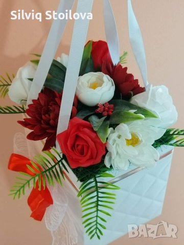 🎀НОВО🎀Бяла чанта със сапунени цветя в бяло и червено за вашите специални поводи🌹🎀🌹, снимка 5 - Подаръци за жени - 42846198