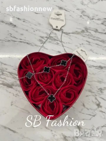 Van Cleef комплект медицинска стомана, снимка 5 - Колиета, медальони, синджири - 50024950