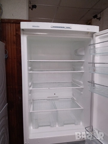 Комбиниран хладилник с фризер Миеле Miele с две години гаранция!, снимка 8 - Хладилници - 53968280