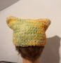 Ръчно плетена шапка от прежда с форма на котешки уши , снимка 2