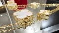 Van Cleef & Arpels VCA 6 Motifs Gold Mother of Pearl Magic Alhambra Clover Дамско Колие, снимка 8