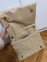 Бежова чанта с златна дръжка, снимка 4