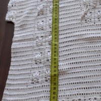 Оригинална блуза с къс ръкав и яка, изплетен на една кука, в бежов цвят, снимка 2 - Потници - 37019434