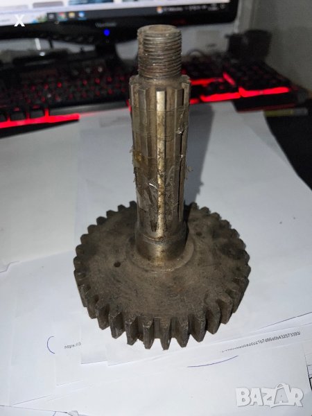 УАЗ ВАЛ РАЗДАТЪЧНА КУТИЯ ЗАДЕН МОСТ 452-1802056-95 НОВ ОРИГИНАЛЕН СССР, снимка 1