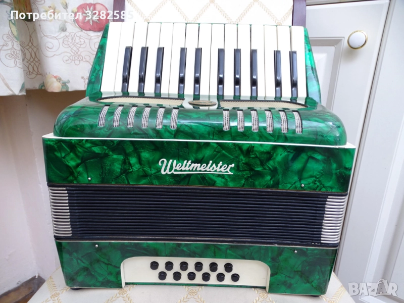 Акордеон Велтмайстер 12 баса, снимка 1