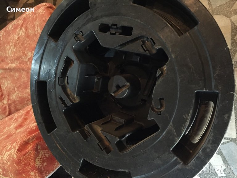 Кошница за резервна гума и инструменти., снимка 1