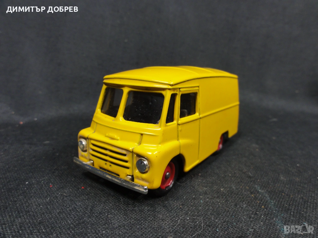 СТАРА РЕТРО МЕТАЛНА КОЛИЧКА MORRIS LD150 VAN CORGI, снимка 1