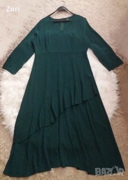 Дълга зелена рокля с остро деколте и волани за гръдна обиколка от 110см до 122см, снимка 1