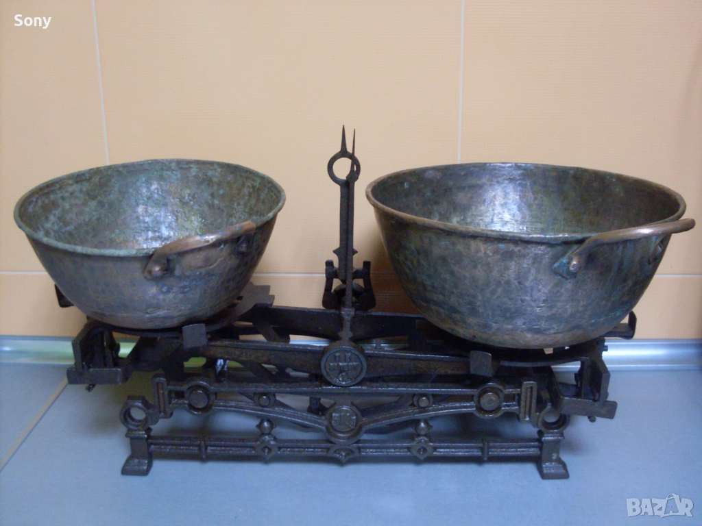 Стар кантар с тасове., снимка 1