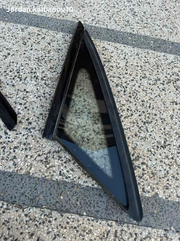 Дясно малко триъгълно задно стъкло на Ауди Audi A8 D4 H4 Long само за 80Eur., снимка 1