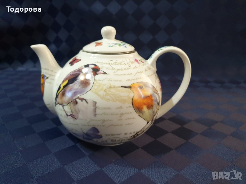 Изящен порцеланов чайник- Bone China, снимка 1