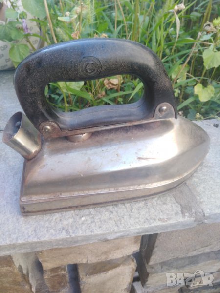 Стара ютия, снимка 1