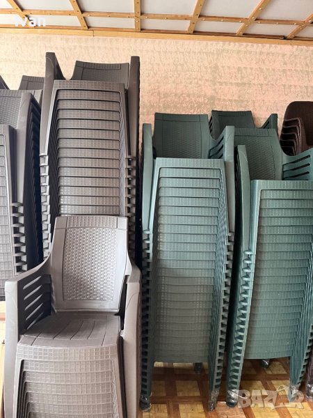 Пластмасов стол Gold , снимка 1