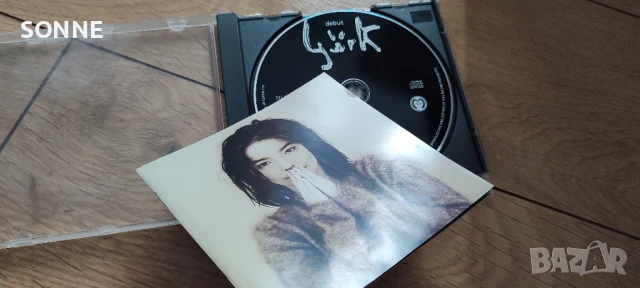 Björk - Debut (CD) , снимка 10 - CD дискове - 50594314